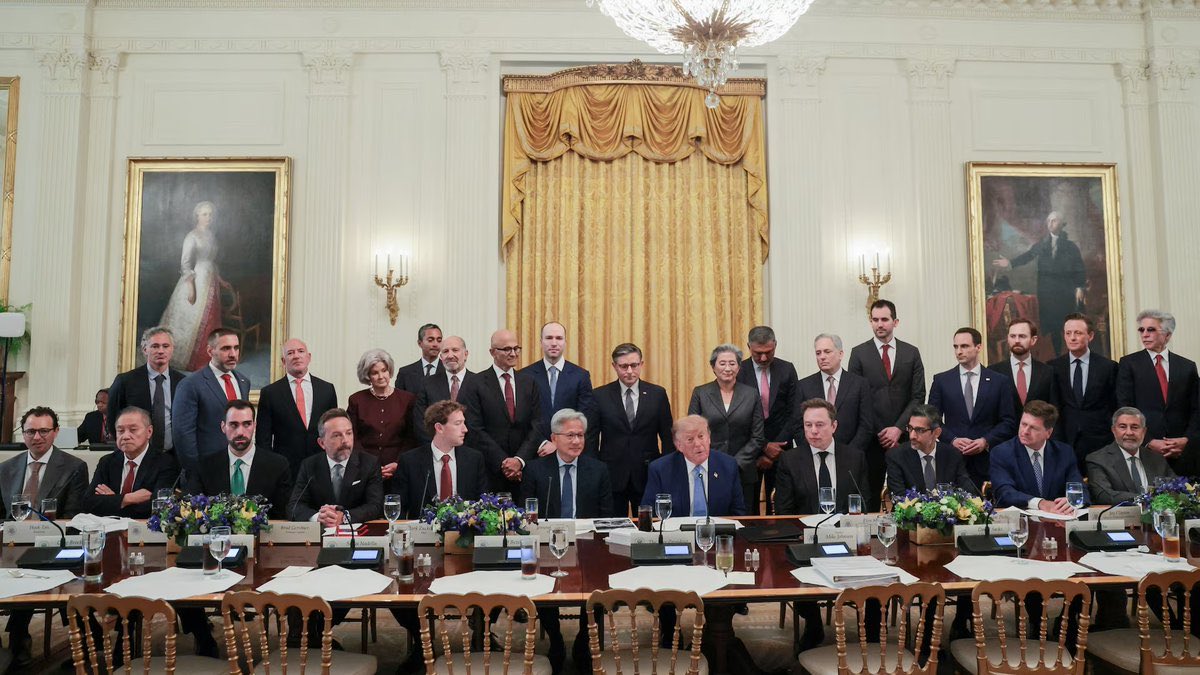 Pres. Trump holds meeting with AI executives today